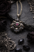 Scarlet Bloom Kolye